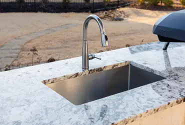 Outdoor makeover: Outdoor-Kitchens-sink