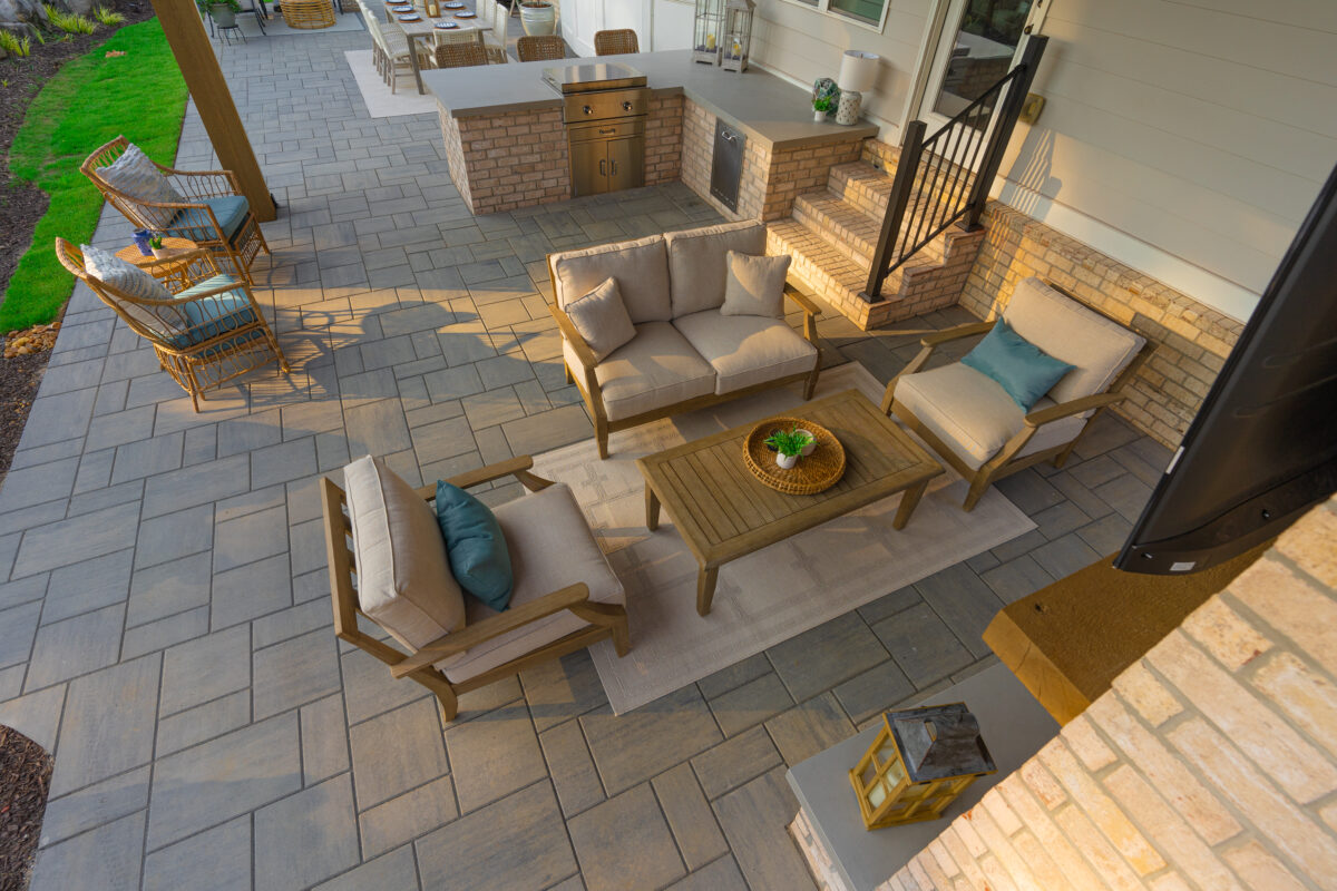Outdoor Makeover: Outdoor-Living-Area