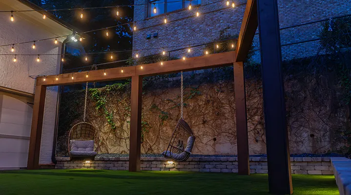 Outdoor-Lighting-with-Swing