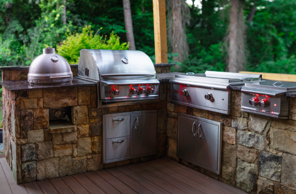 Full Functionality Outdoor Kitchen